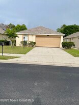 2065 Redwood Cir in Palm Bay, FL - Building Photo