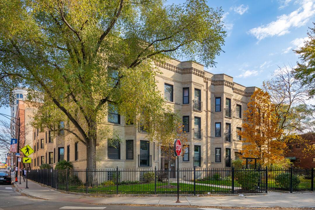 1217 W Lawrence Ave in Chicago, IL - Foto de edificio