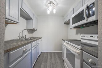 364 S Ironton St, Unit 315 in Aurora, CO - Foto de edificio - Building Photo