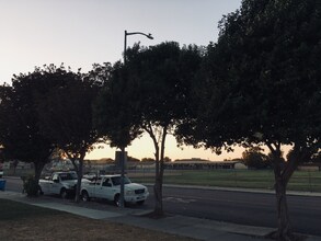 1111 Central Ave in Hollister, CA - Foto de edificio - Building Photo