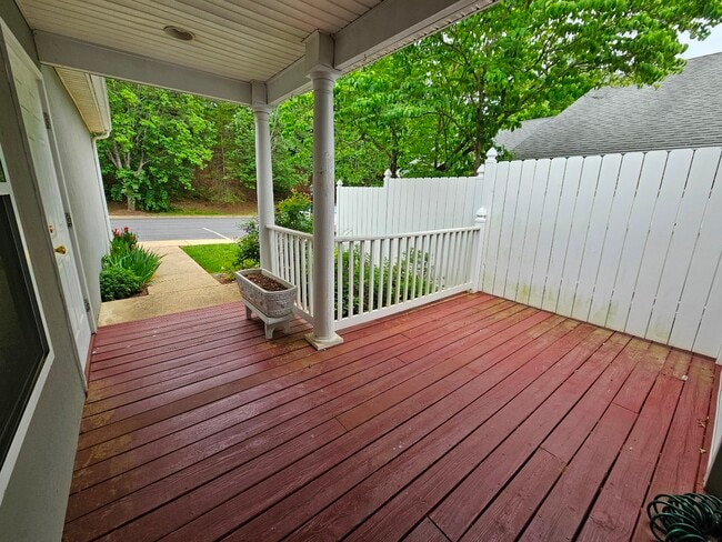 602 Mockingbird Way in Charlottesville, VA - Building Photo - Building Photo