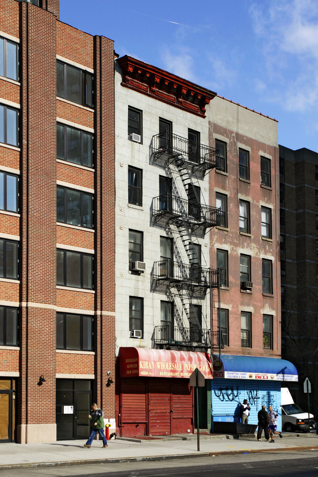 193 Avenue C in New York, NY - Building Photo - Building Photo