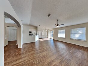 985 Hyannis Port Dr in Jacksonville, FL - Building Photo - Building Photo