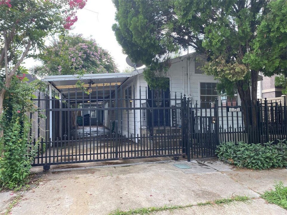 1131 Louise St in Houston, TX - Building Photo