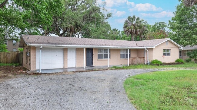 420 S Caroline St in Daytona Beach, FL - Building Photo - Building Photo