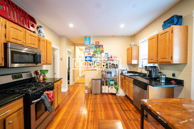 63 Hillside St, Unit 1DY in Boston, MA - Building Photo - Building Photo