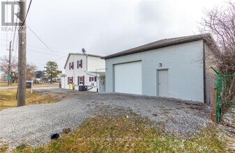 355 Jones Rd in Hamilton, ON - Building Photo - Building Photo