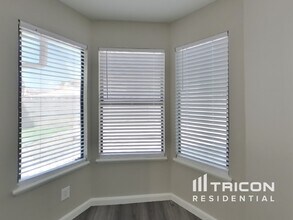 6504 Deadwood Rd in Las Vegas, NV - Building Photo - Building Photo