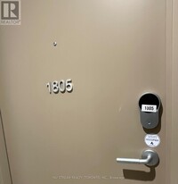 5 Quarrington Ln in Toronto, ON - Building Photo