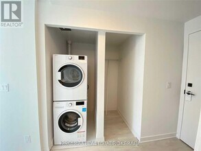 180 Mill St in Toronto, ON - Building Photo - Building Photo