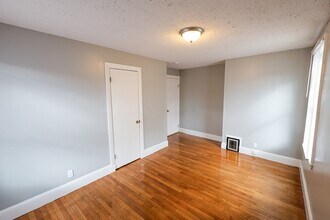 4 Standard St, Unit 2 in Boston, MA - Building Photo - Building Photo