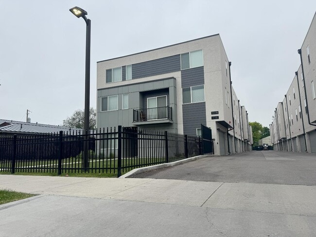 359 N 700 W in Salt Lake City, UT - Building Photo - Building Photo