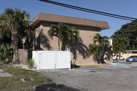 4717 SW 33rd Way in Fort Lauderdale, FL - Foto de edificio - Building Photo