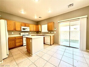 890 Sheerwater Ave in Henderson, NV - Building Photo - Building Photo