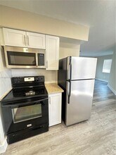 97 NW 73rd Pl in Miami, FL - Building Photo - Building Photo