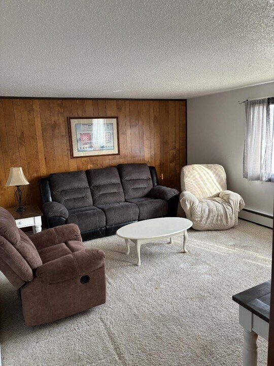 1131 Walnut St in Kemmerer, WY - Building Photo