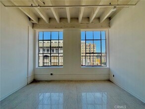312 W 5th St, Unit 714 in Los Angeles, CA - Building Photo - Building Photo