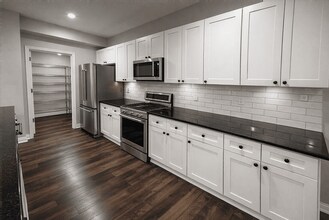 1366 Cole St in Columbus, OH - Building Photo - Building Photo