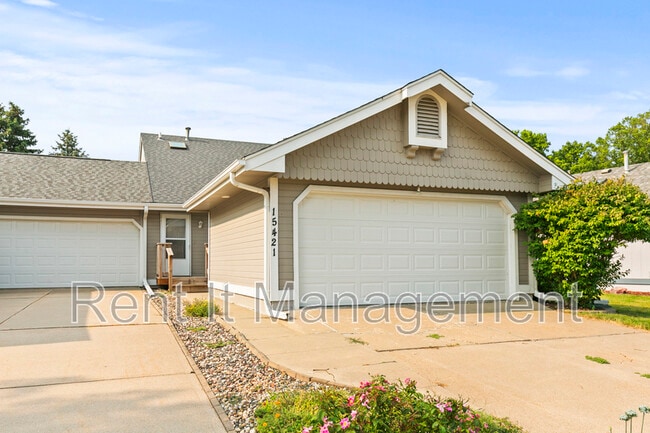 15421 R St in Omaha, NE - Building Photo - Building Photo