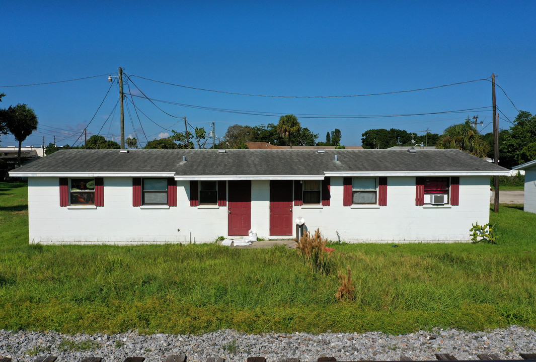 501 11th St W in Palmetto, FL - Building Photo