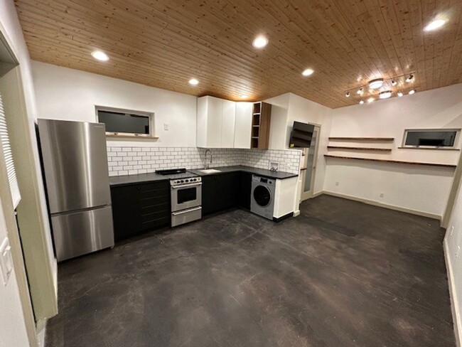 property at 1909 N 3rd St