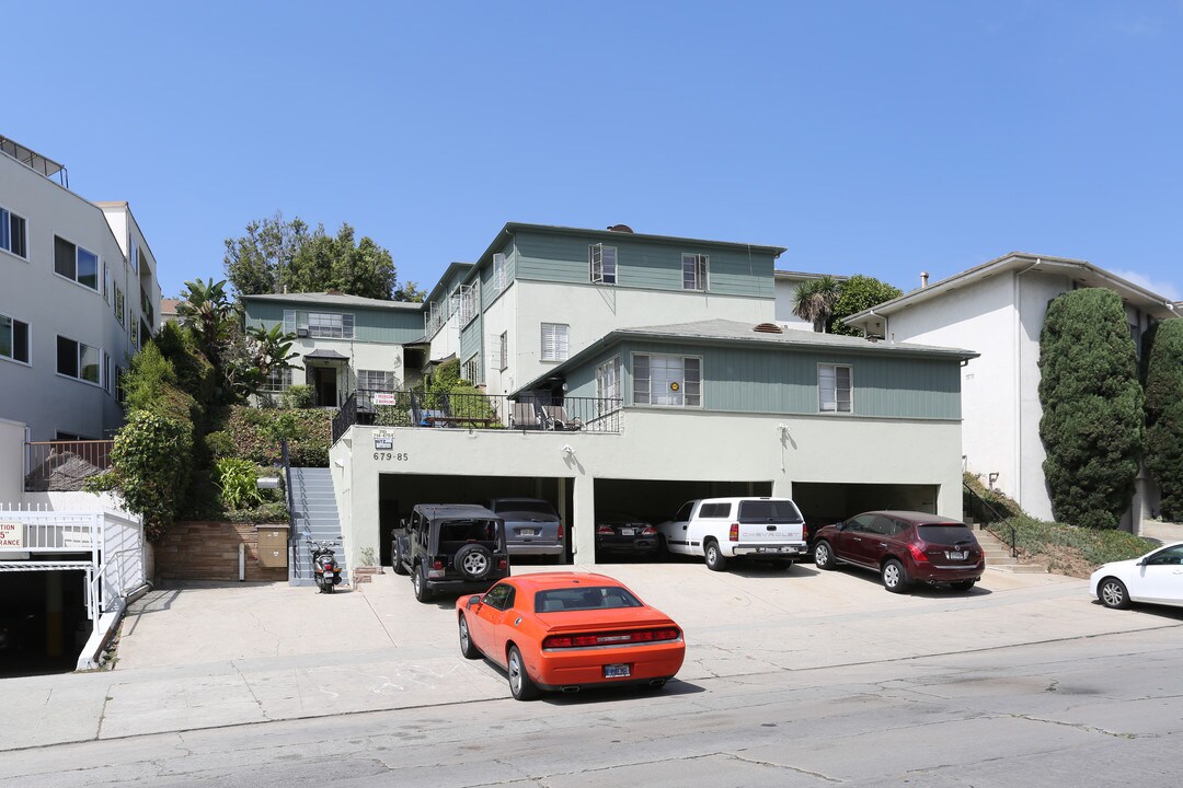 679-685 Levering Ave in Los Angeles, CA - Building Photo