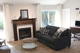 9947 SW 54th Ln in Gainesville, FL - Building Photo - Building Photo
