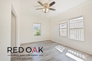 5600 Fernwood Ave in Los Angeles, CA - Building Photo