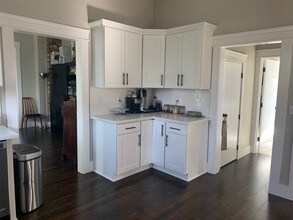 1803 S Weller St, Unit A in Seattle, WA - Foto de edificio - Building Photo