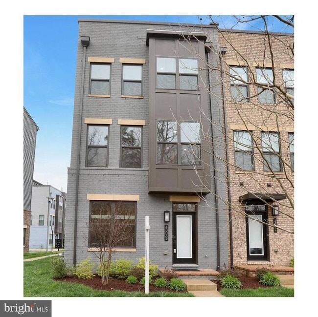 property at 13032 Hattontown Square