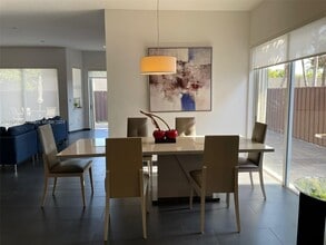 10933 NW 73rd Ter in Doral, FL - Building Photo - Building Photo