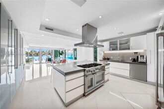 227 E Dilido Dr in Miami Beach, FL - Building Photo - Building Photo