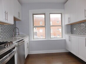 3700 W Cornelia Ave-Unit -1 in Chicago, IL - Building Photo - Building Photo