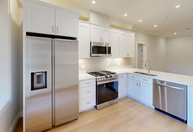 162 Allston St, Unit 5 in Boston, MA - Building Photo - Building Photo