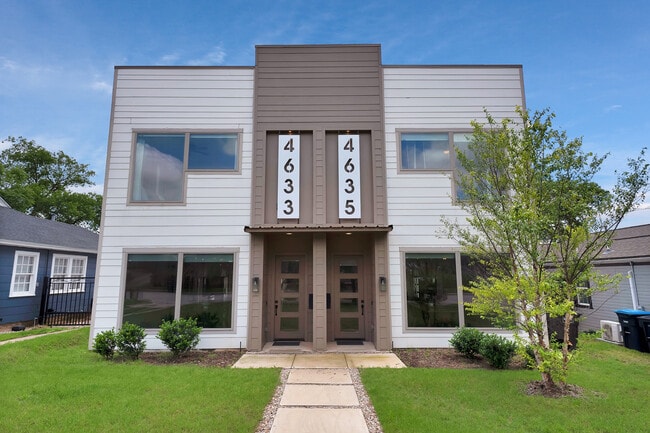 4635 Calmont Ave in Fort Worth, TX - Building Photo - Building Photo