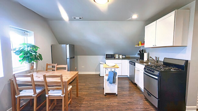 2656 N Ashland Ave in Chicago, IL - Building Photo - Building Photo