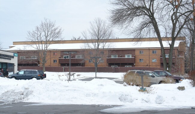 University Terrace Apartments in State College, PA - Foto de edificio - Building Photo