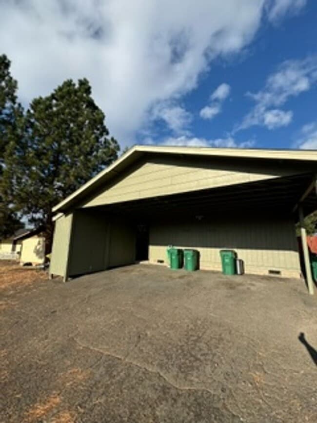 property at 1218 Summers Ln