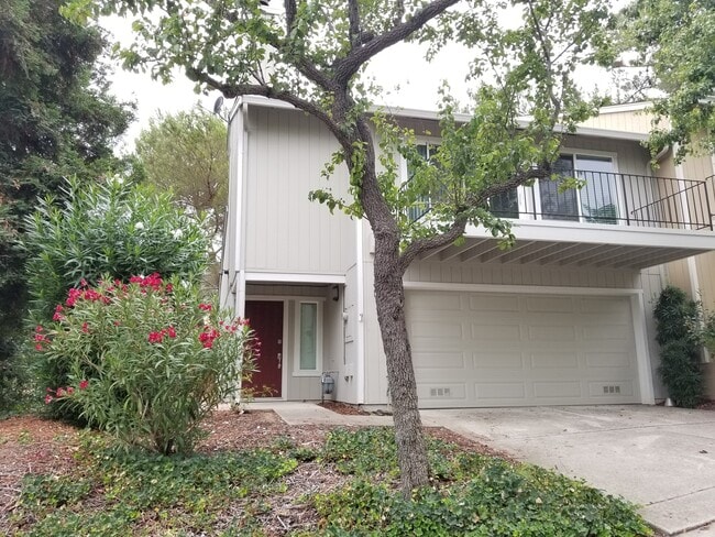 property at 2418 Heatherleaf Ln