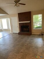 303 Appaloosa Dr in Copperas Cove, TX - Building Photo