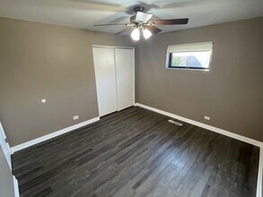 148 E Quincy St, Unit 2 in Riverside, IL - Building Photo - Building Photo