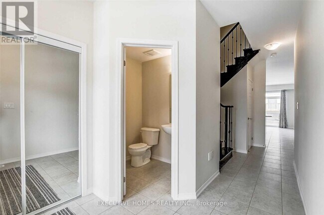 14 Vaughn Dr in Thorold, ON - Building Photo - Building Photo