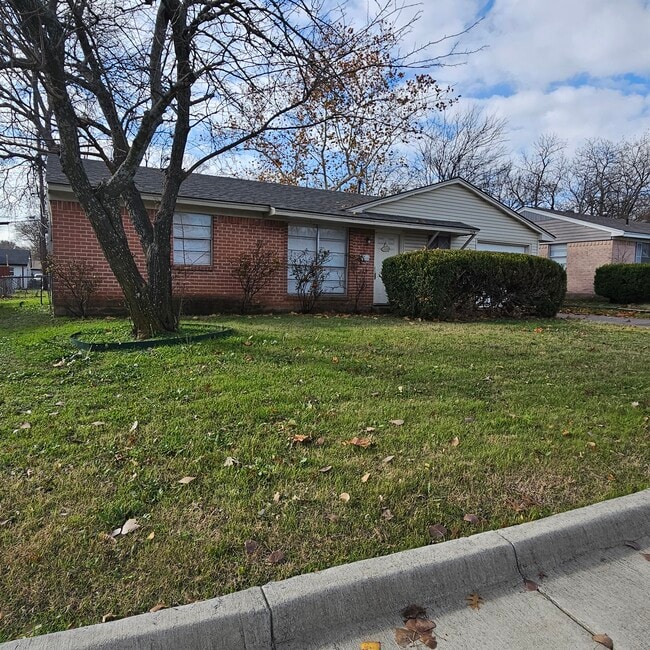 property at 534 Holly Ln