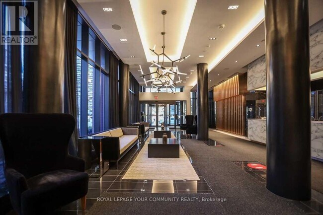 101 Erskine Ave in Toronto, ON - Building Photo - Building Photo