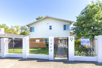 2848 Del Paso Blvd in Sacramento, CA - Building Photo - Primary Photo