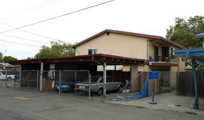 224-230 Westwood St in Vallejo, CA - Foto de edificio - Building Photo