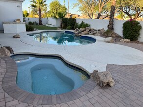 12424 N 90th Pl in Scottsdale, AZ - Foto de edificio - Building Photo