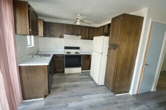 839 Blackstone Vlg in Meriden, CT - Building Photo - Building Photo
