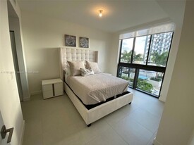 5350 NW 84th Ave, Unit 801 in Doral, FL - Building Photo