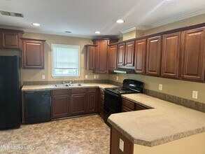 6165 E Lafayette St in Bay St. Louis, MS - Foto de edificio - Building Photo